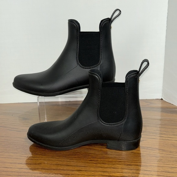 Sam Edelman Chelsea black rain ankle boots/booties. Size 9. EUC. - Picture 2 of 6